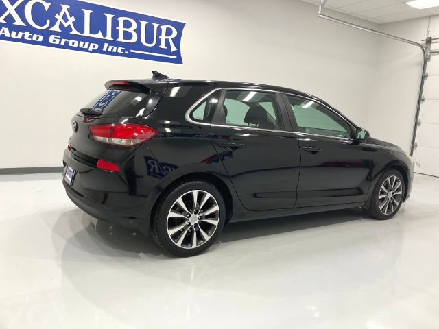 Used 2018 Hyundai Elantra GT FWD image 2