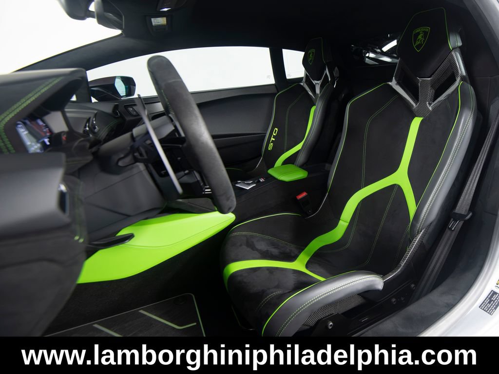 Used 2023 Lamborghini Huracan STO RWD image 31