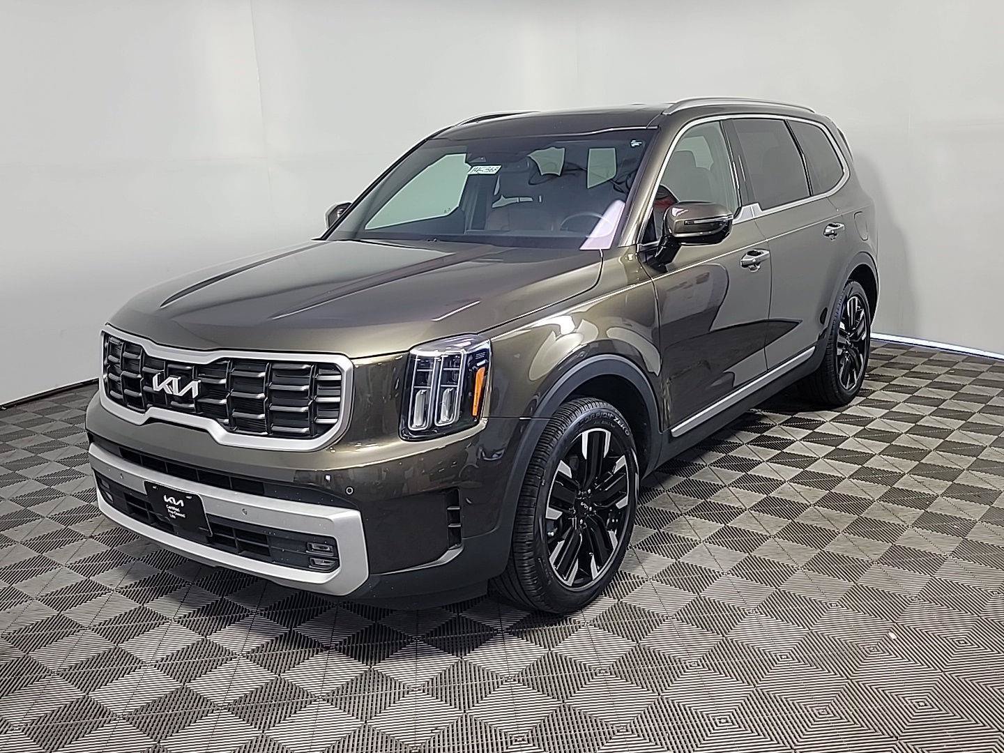 Certified 2024 Kia Telluride SX w/ Towing Package FWD image 10