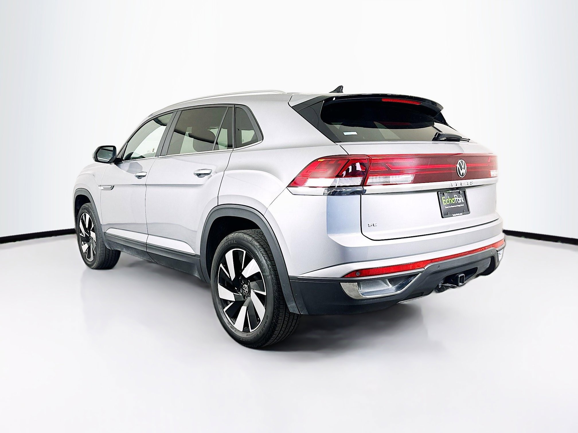 Used 2025 Volkswagen Atlas Cross Sport SE FWD image 5