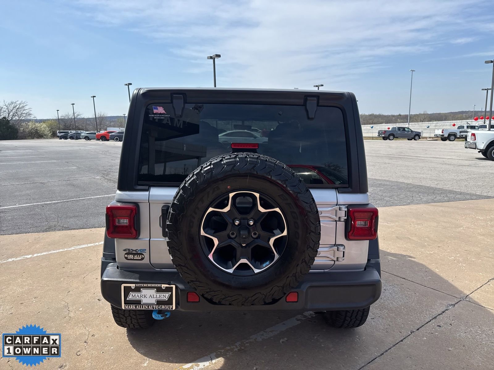 Used 2023 Jeep Wrangler Unlimited Rubicon 4xe w/ Cold Weather Group AWD/4WD image 4