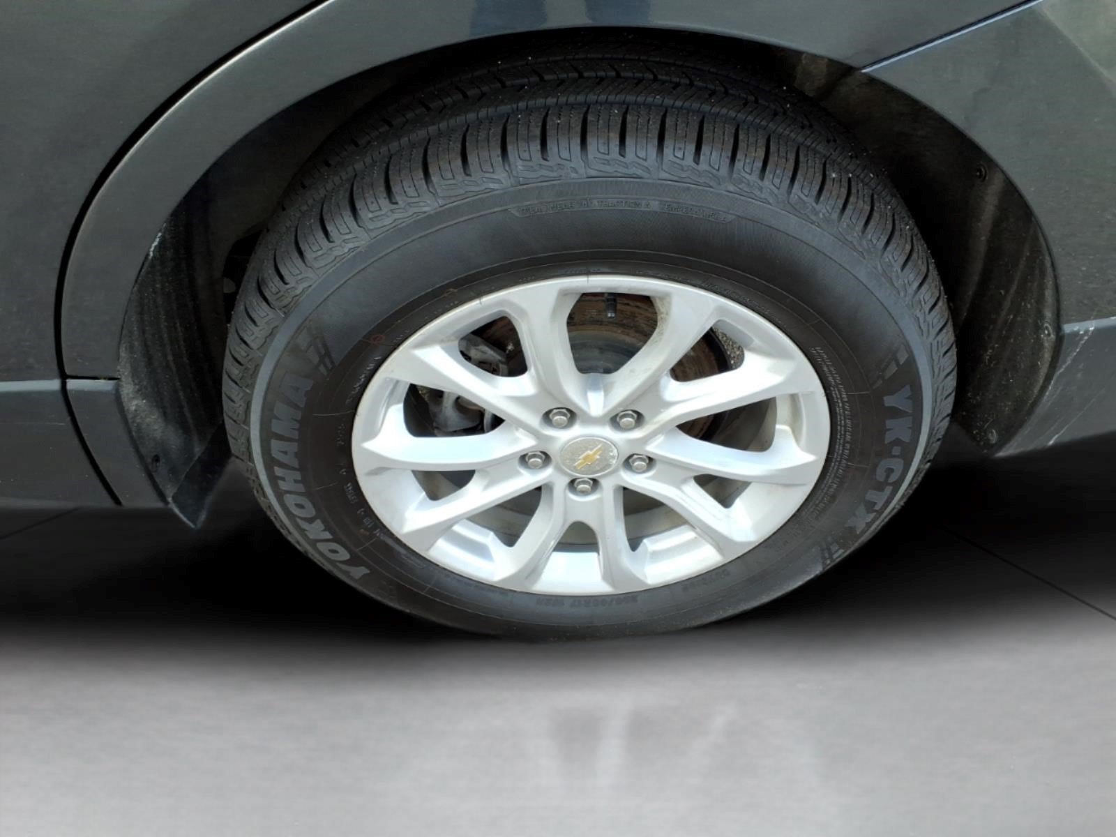 Used 2020 Chevrolet Equinox LT w/ Driver Convenience Package FWD image 8