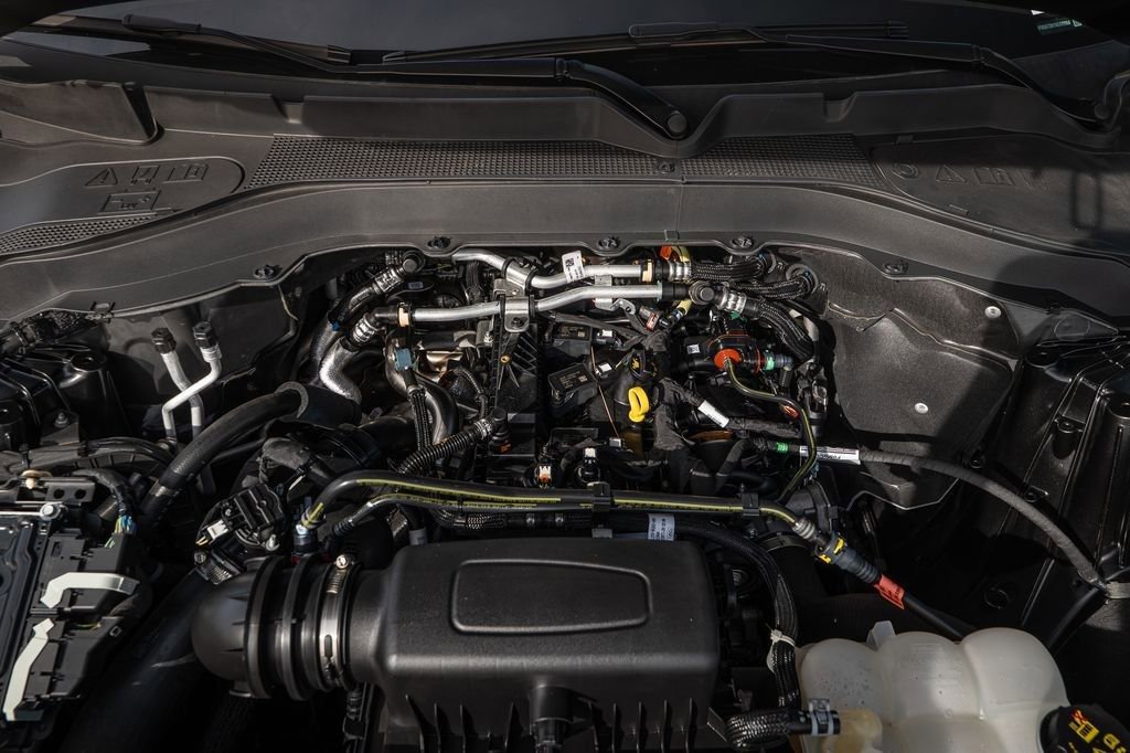 Used 2022 Ford Explorer XLT w/ Equipment Group 202A image 19