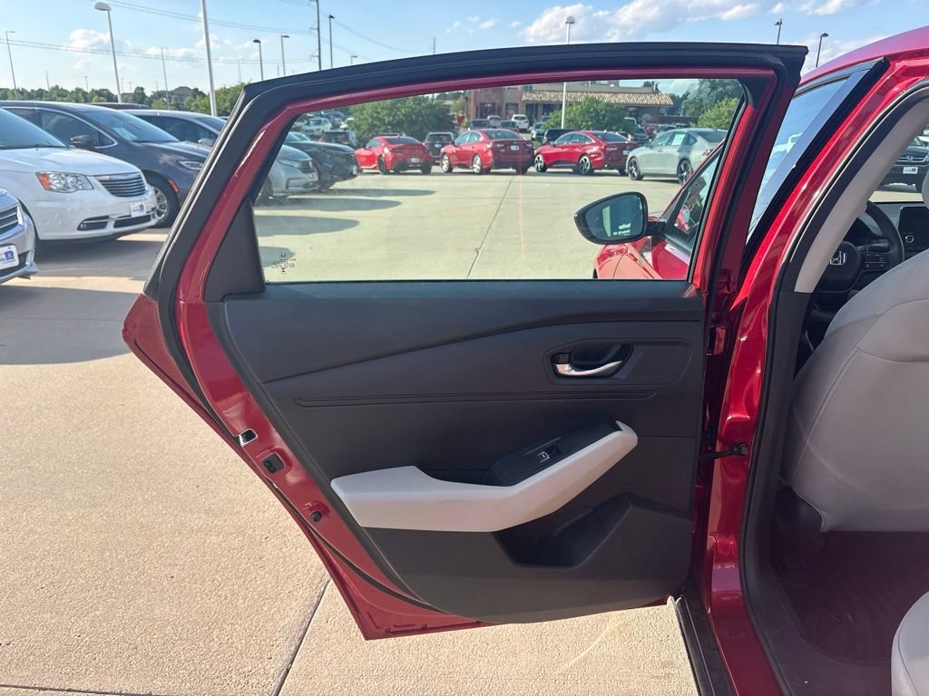 Certified 2025 Honda Accord SE image 35