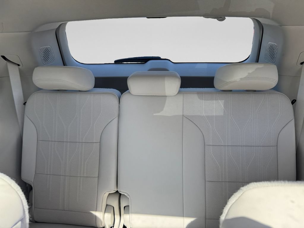 Used 2025 Buick Enclave Avenir w/ Super Cruise Package AWD/4WD image 21