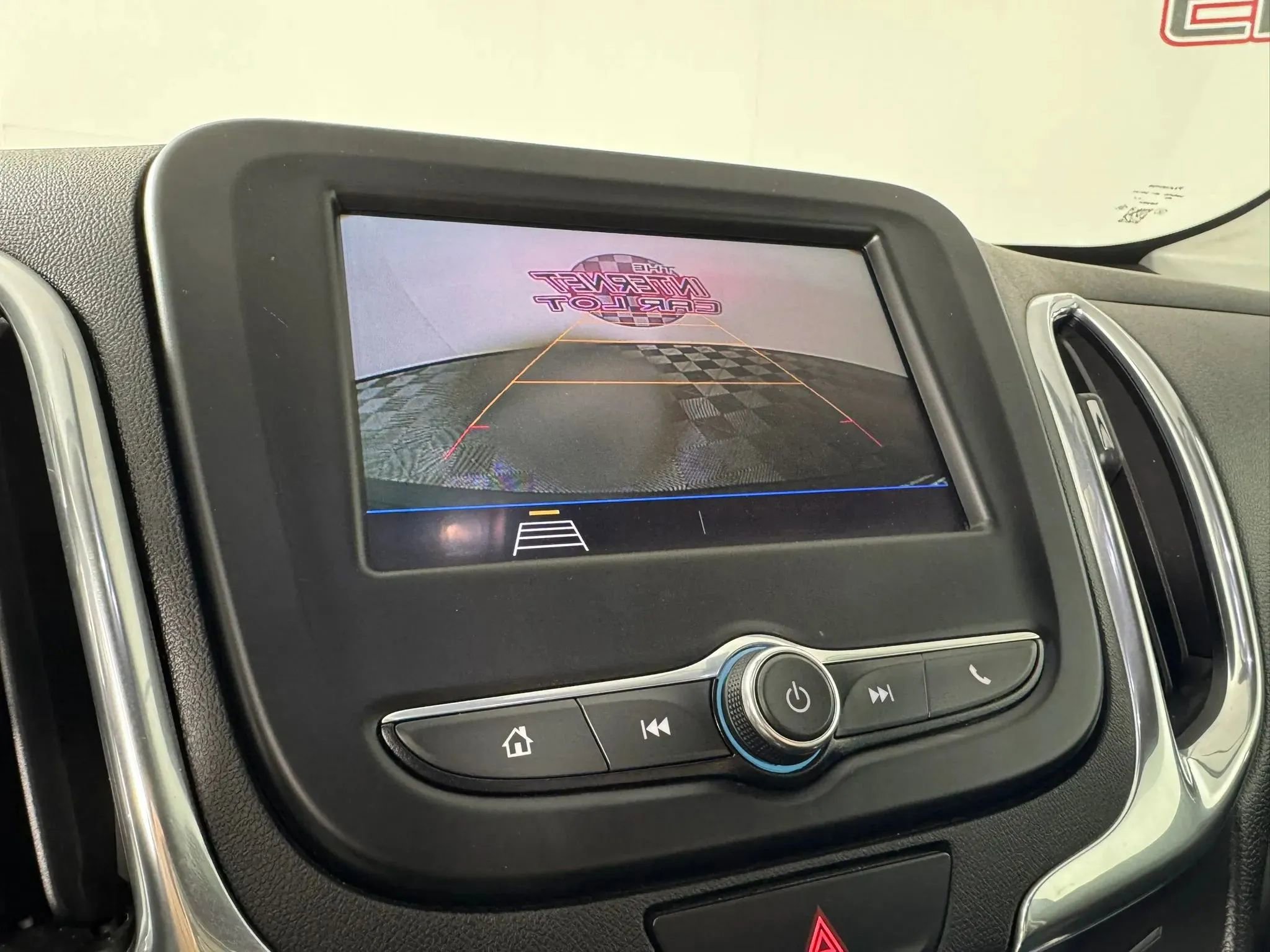 Used 2020 Chevrolet Equinox LT w/ Driver Convenience Package FWD image 18