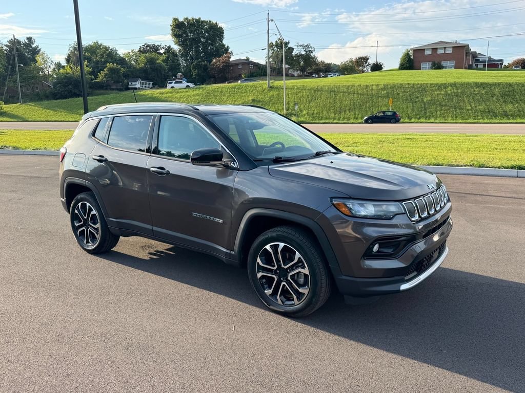 Used 2022 Jeep Compass Limited AWD/4WD image 2