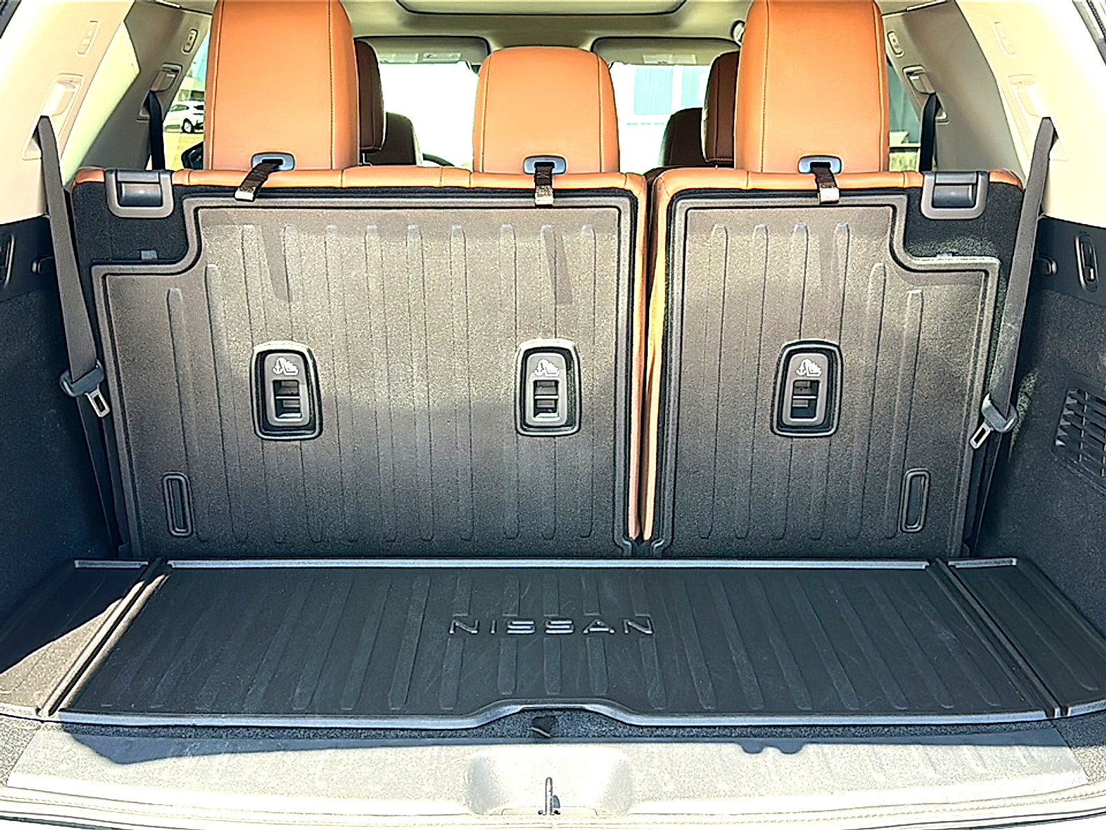 Used 2022 Nissan Pathfinder Platinum w/ Cargo Package AWD/4WD image 25