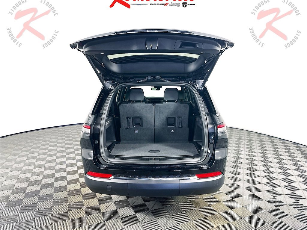 New 2026 Jeep Grand Cherokee L Laredo image 16