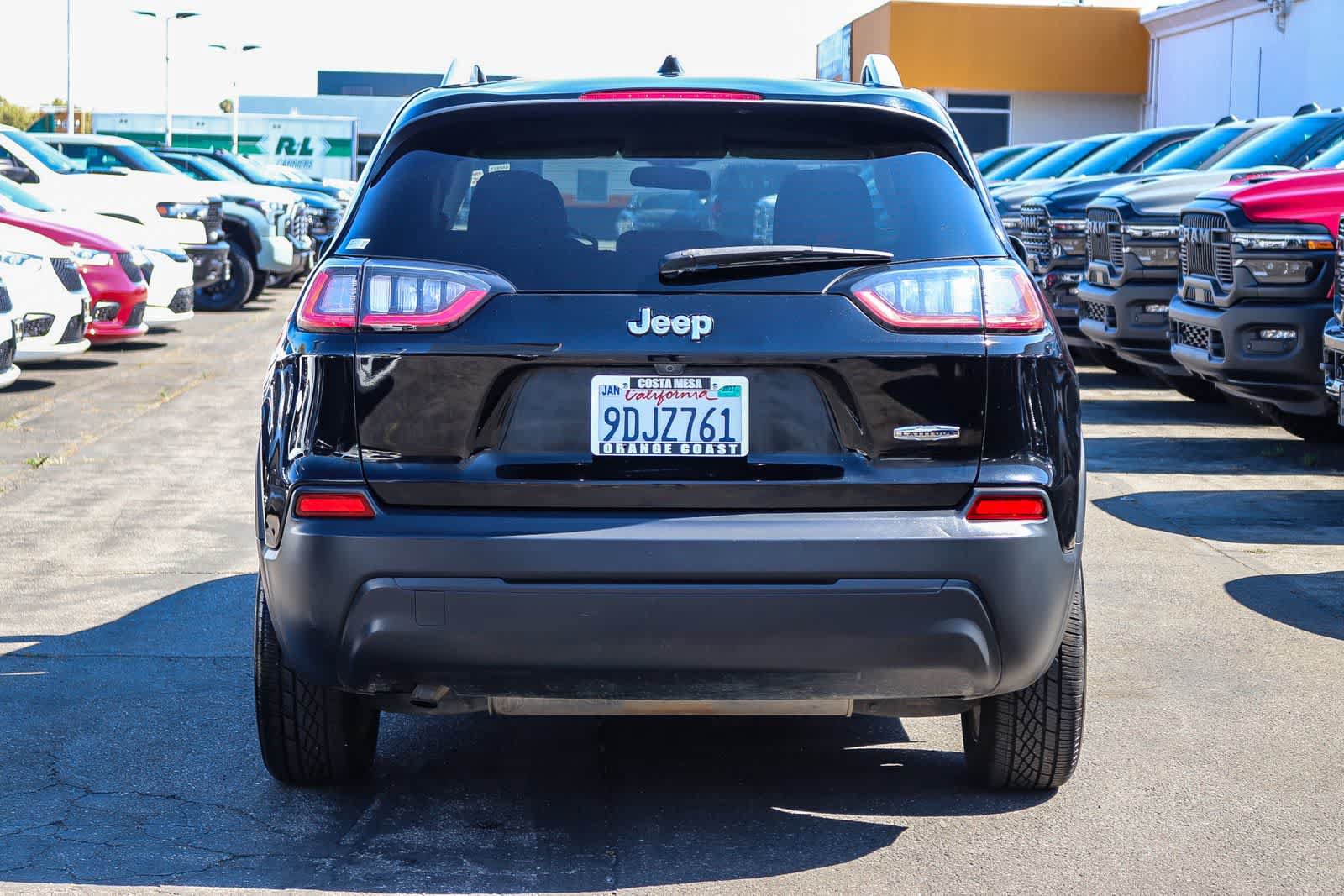 Used 2019 Jeep Cherokee Latitude w/ Popular Appearance Group FWD image 5