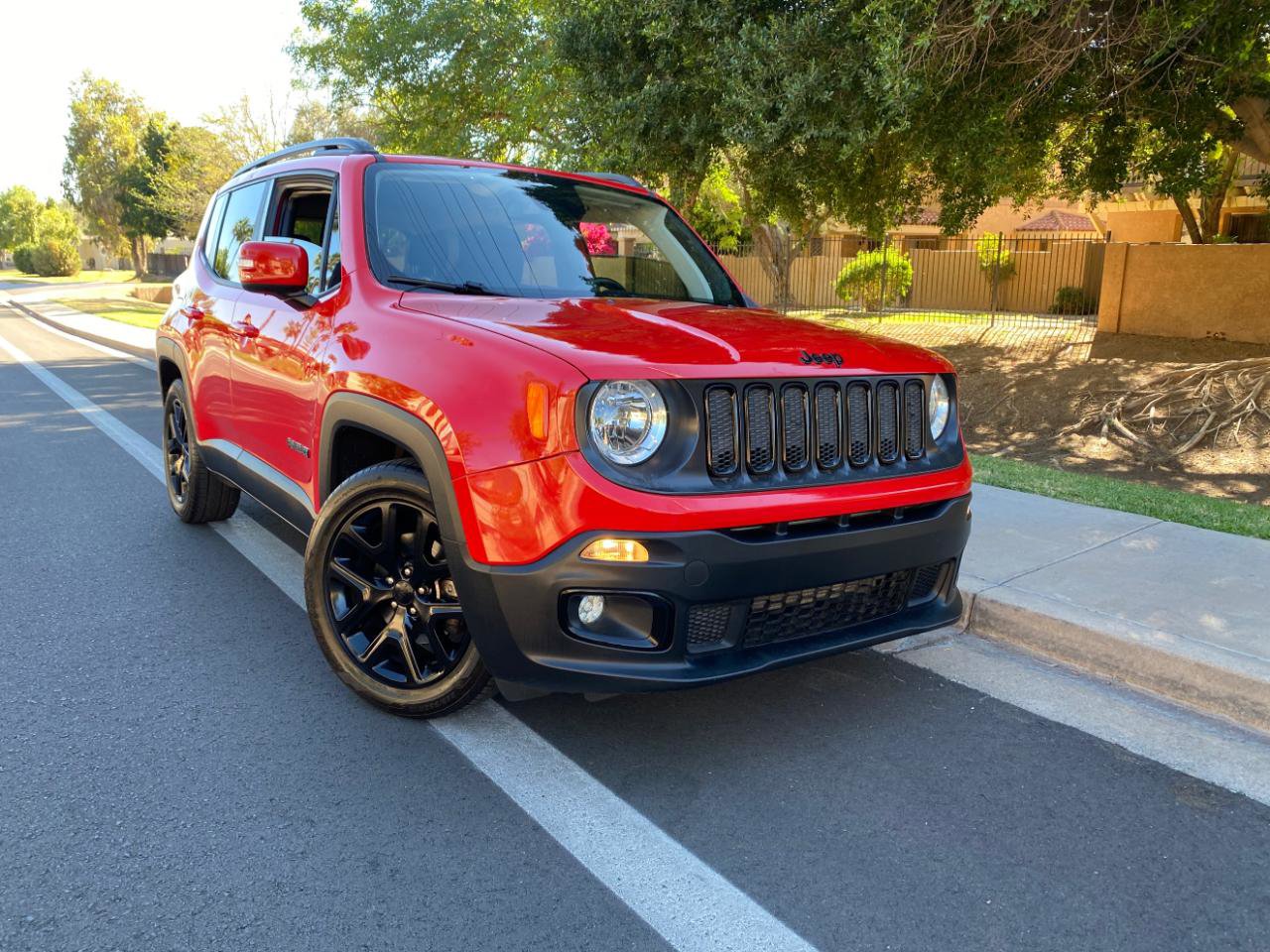 Used 2018 Jeep Renegade Altitude w/ Popular Equipment Group image 2