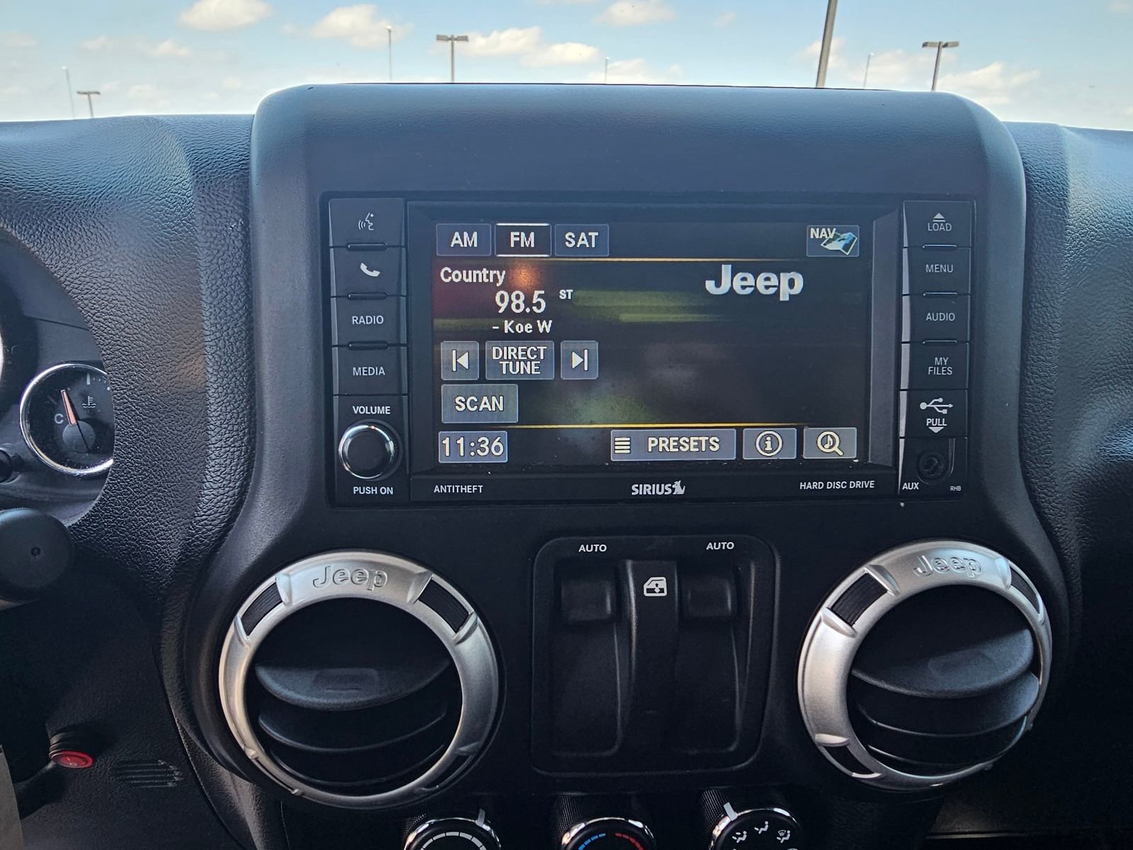 Used 2013 Jeep Wrangler Rubicon w/ PWR Convenience Group AWD/4WD image 19