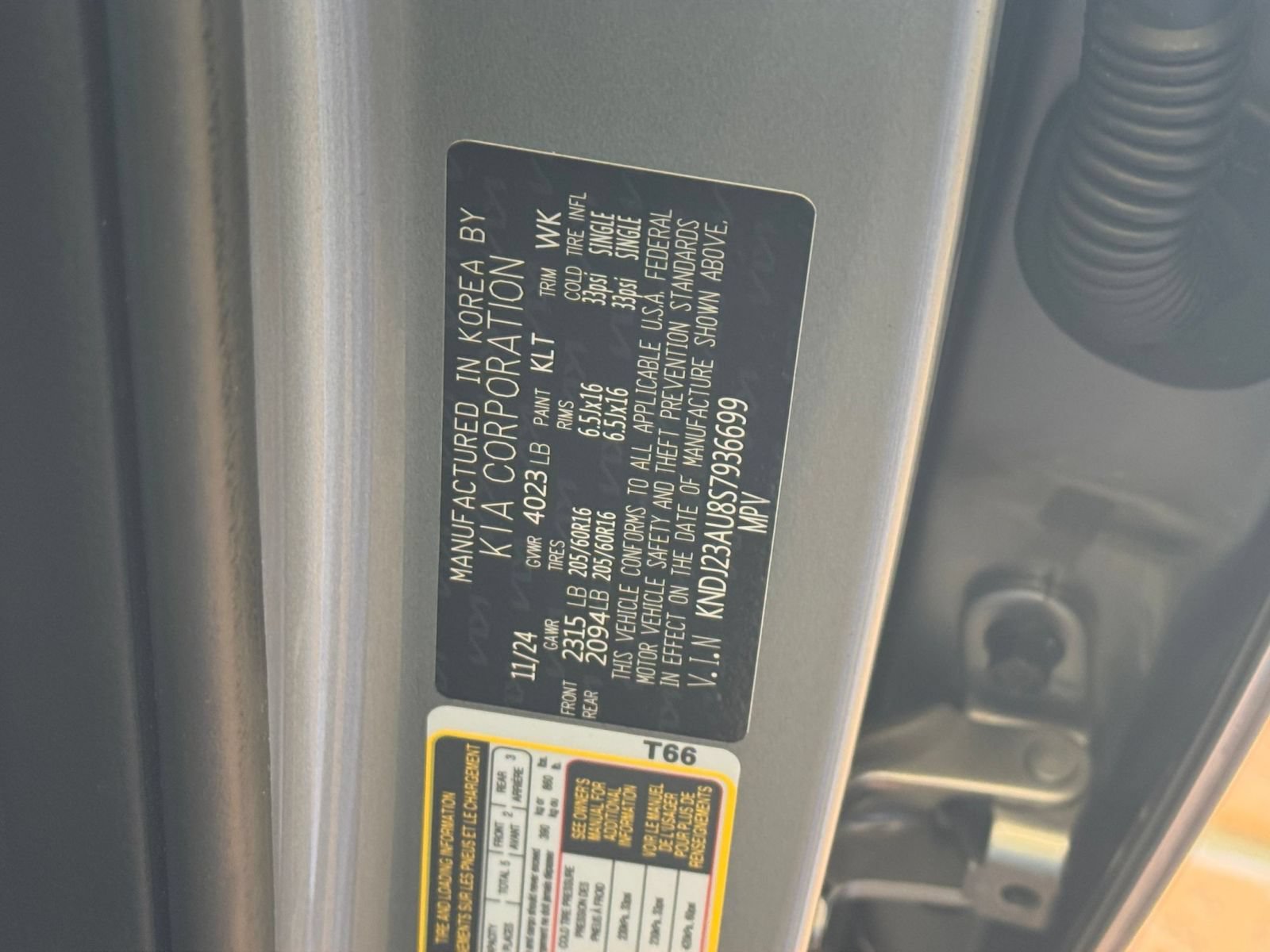 Used 2025 Kia Soul LX w/ LX Technology Package FWD image 29