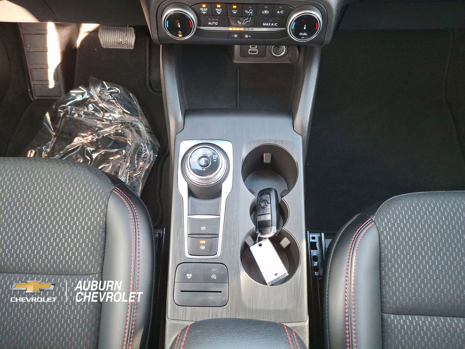 Used 2025 Ford Escape ST-Line AWD/4WD image 12