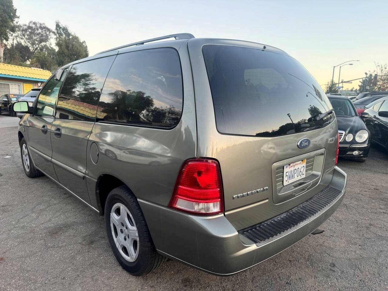 Used 2005 Ford Freestar SE FWD image 6