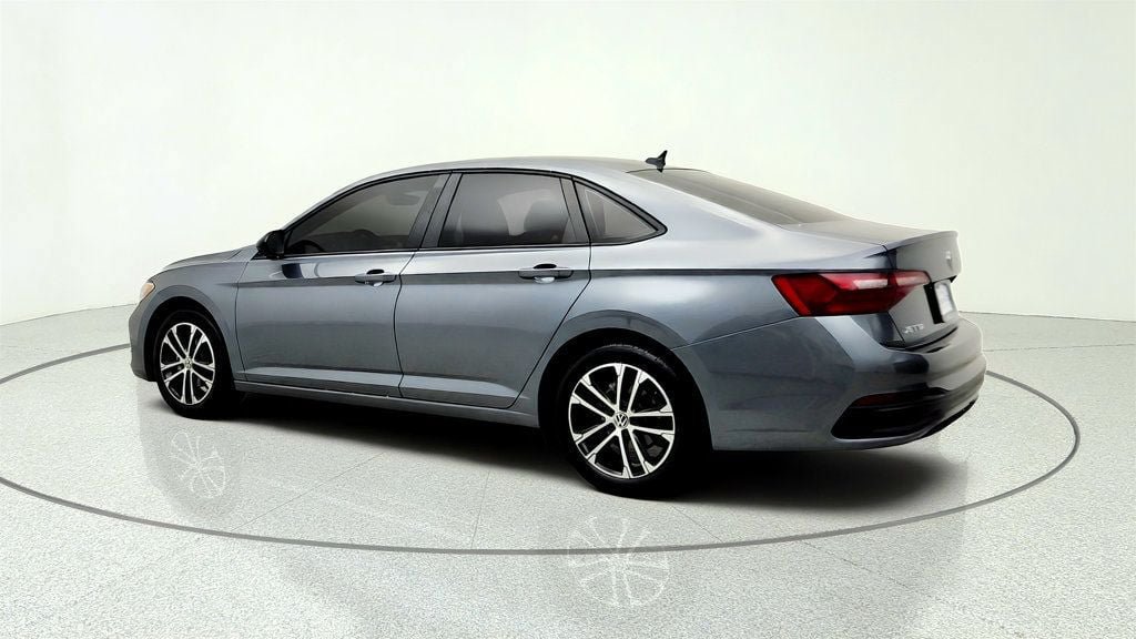 Used 2024 Volkswagen Jetta Sport FWD image 7