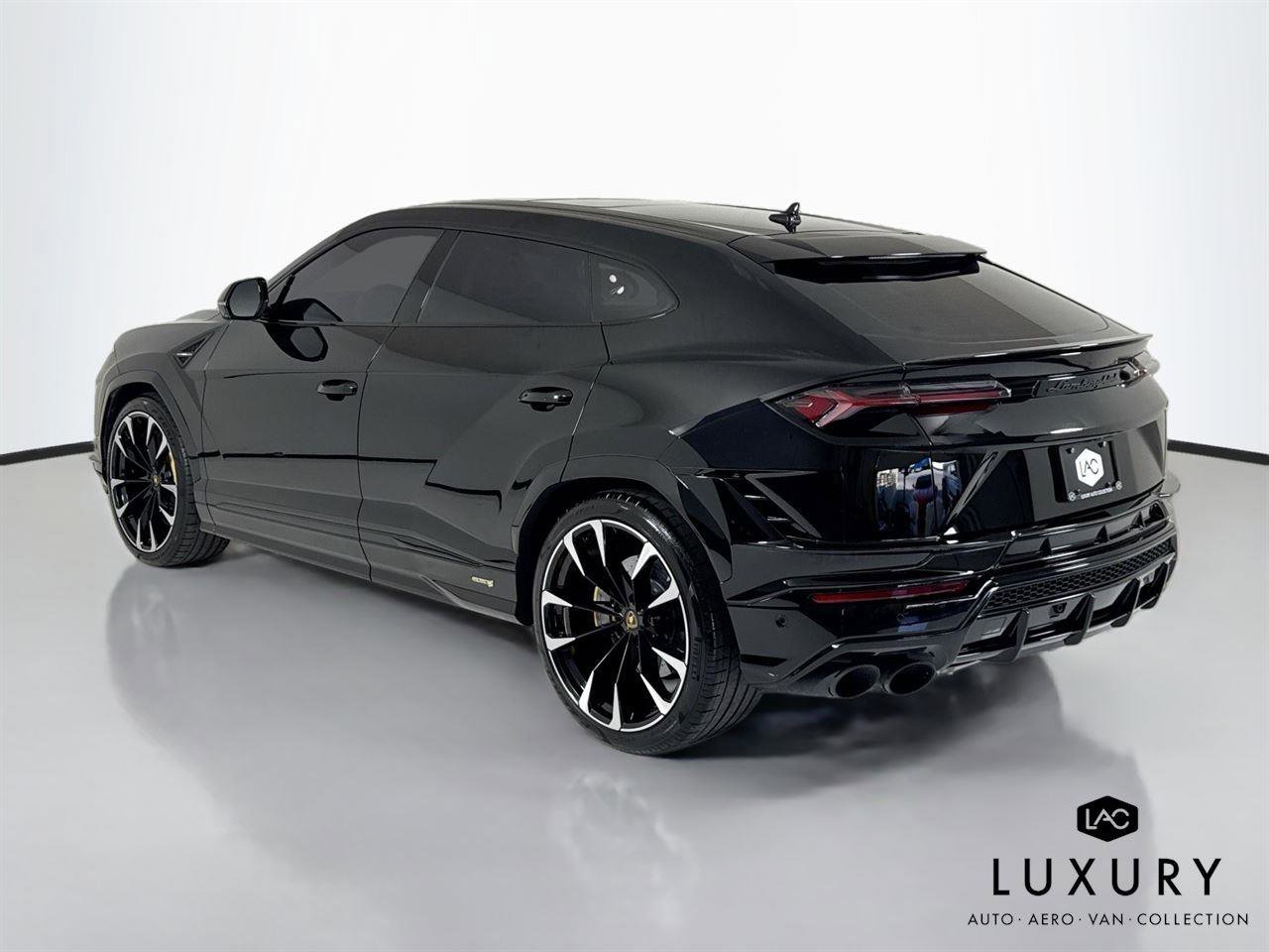 Used 2024 Lamborghini Urus S image 8