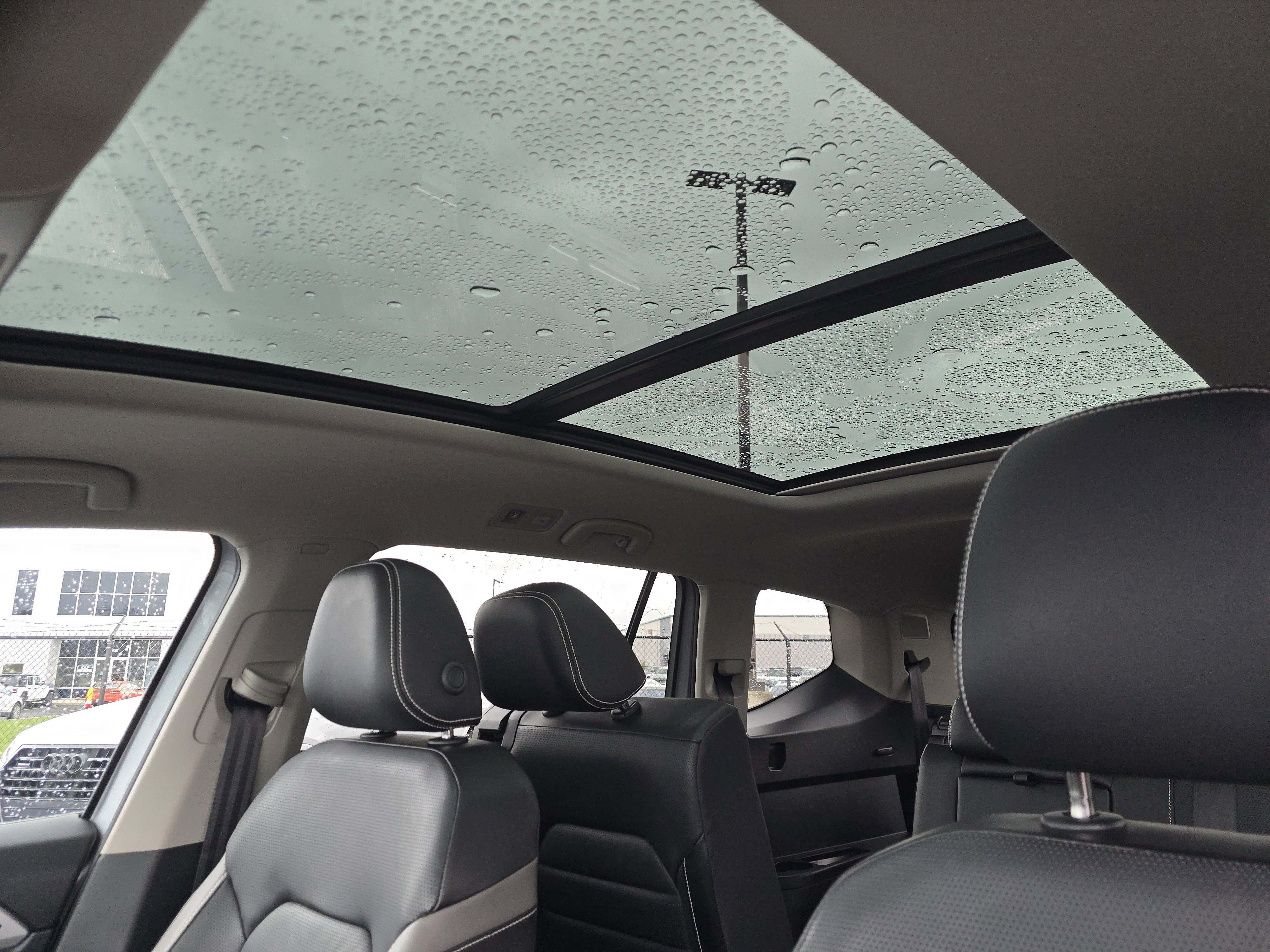 Used 2023 Volkswagen Atlas SEL Premium AWD/4WD image 9