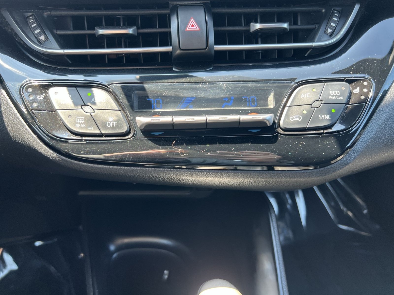 Used 2018 Toyota C-HR XLE FWD image 19