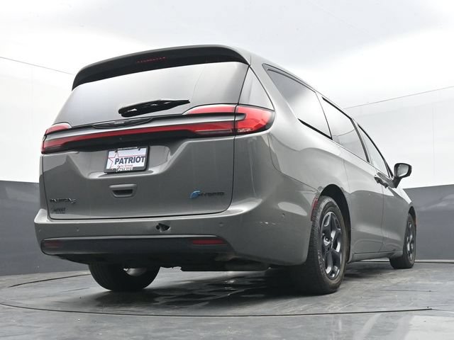 Used 2023 Chrysler Pacifica Touring-L w/ S Appearance Package FWD image 45