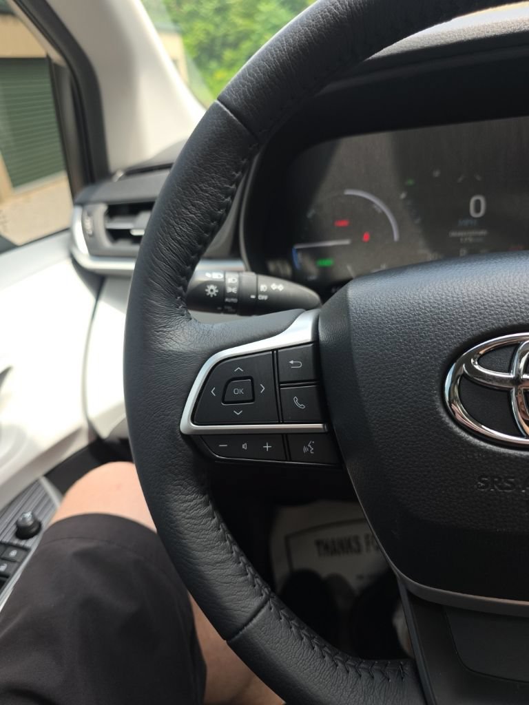 Certified 2025 Toyota Sienna XLE AWD/4WD image 22