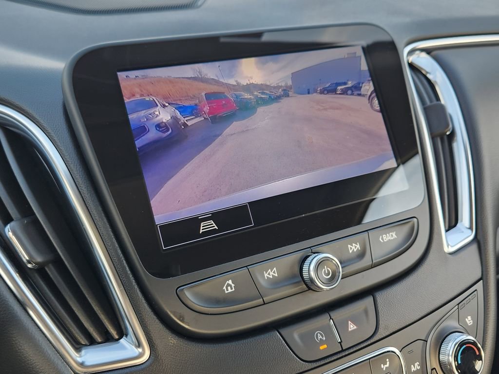 Used 2024 Chevrolet Malibu LT image 17