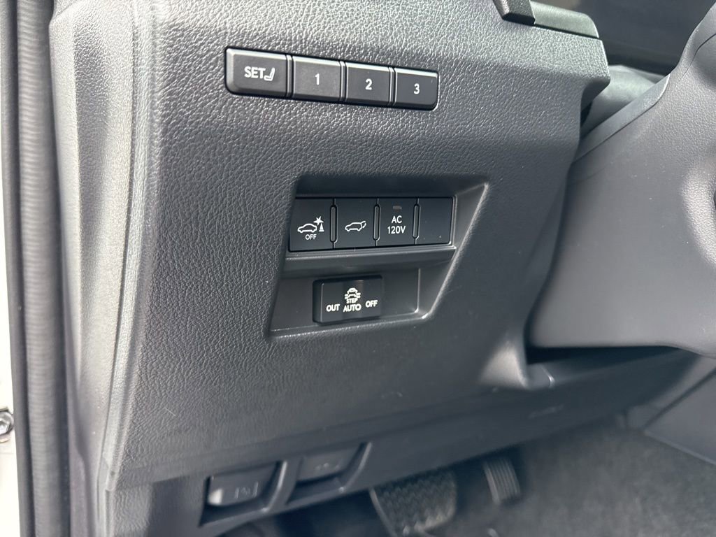 Used 2025 Lexus GX 550 w/ Cold Area Package AWD/4WD image 24