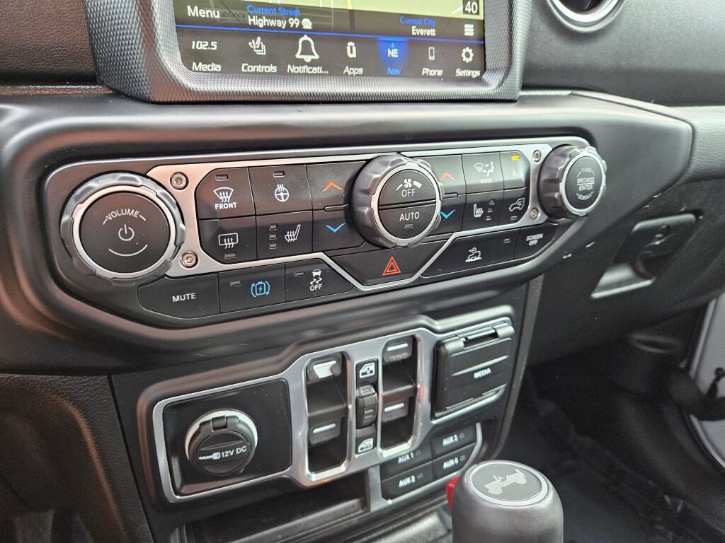 Used 2023 Jeep Wrangler Unlimited Sahara w/ Cold Weather Group AWD/4WD image 25