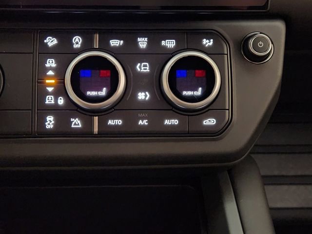 New 2026 Land Rover Defender 130 X-Dynamic SE image 18