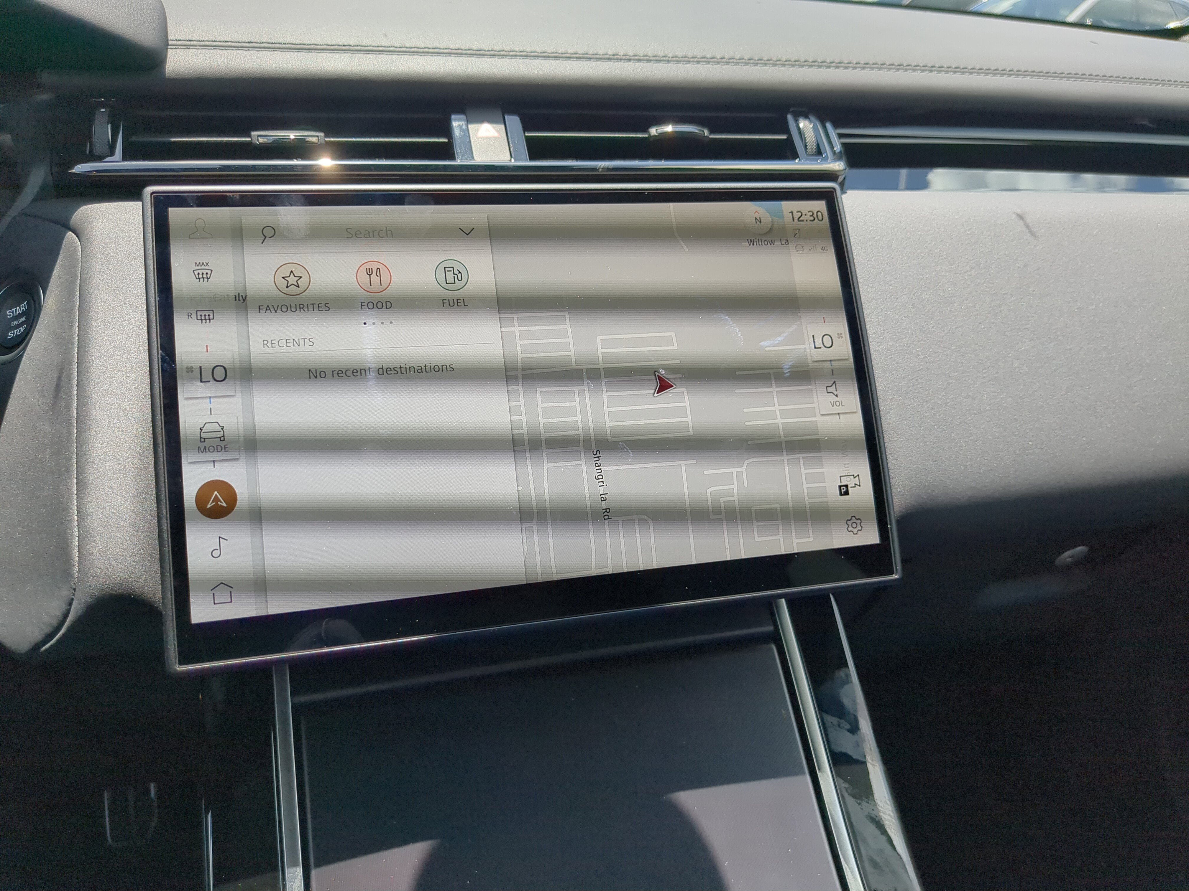 New 2026 Land Rover Range Rover Velar Dynamic SE image 23