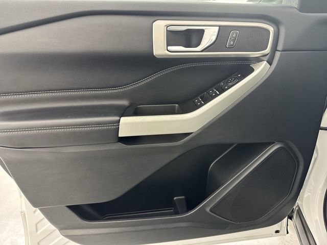 Used 2022 Ford Explorer XLT AWD/4WD image 18