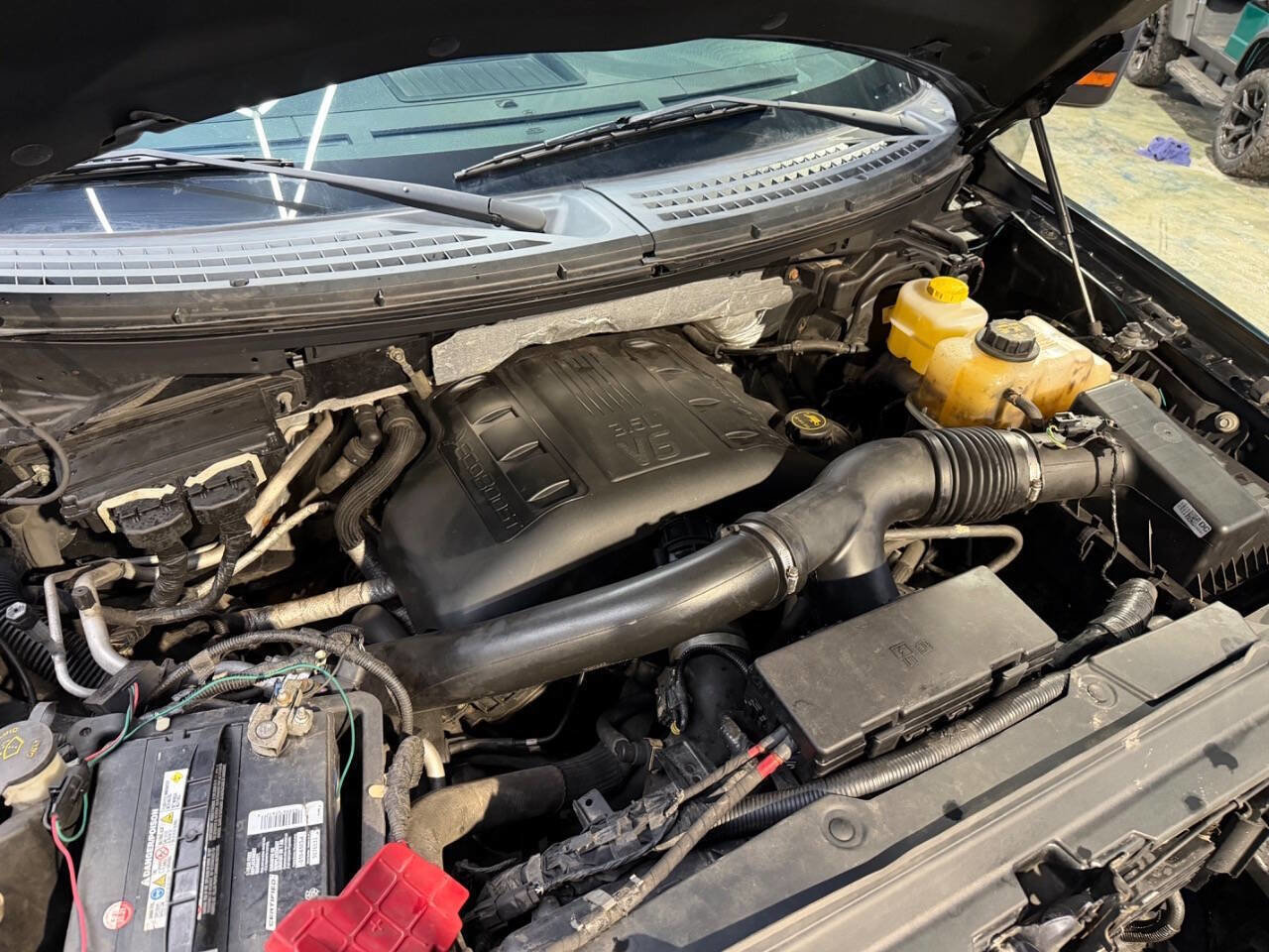 Used 2014 Ford F150 XLT w/ XTR Package image 25