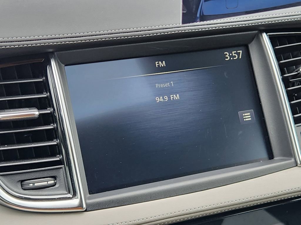 Used 2025 INFINITI QX50 Luxe w/ Accent Package image 21