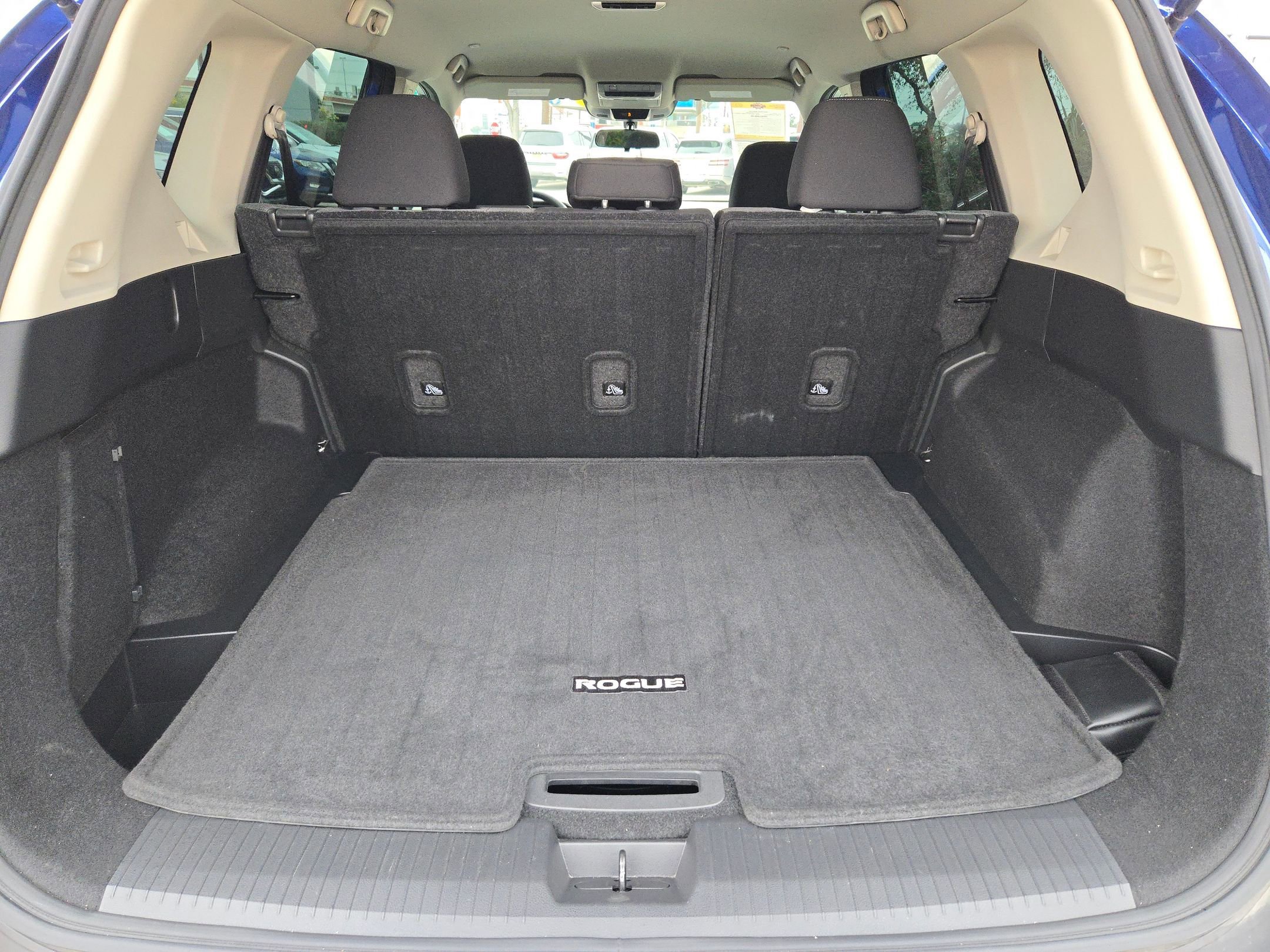 Used 2023 Nissan Rogue SV image 25