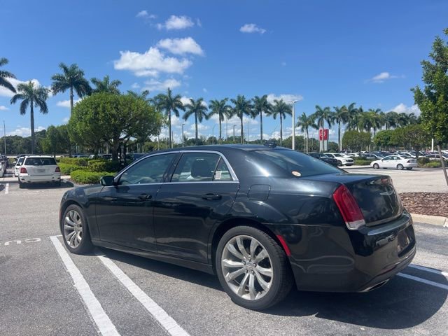Used 2019 Chrysler 300 Touring w/ Chrome Appearance Package RWD image 15