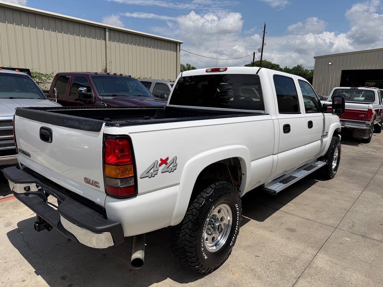 Used 2006 GMC Sierra 2500 SLE w/ Heavy-Duty Power Package AWD/4WD image 60