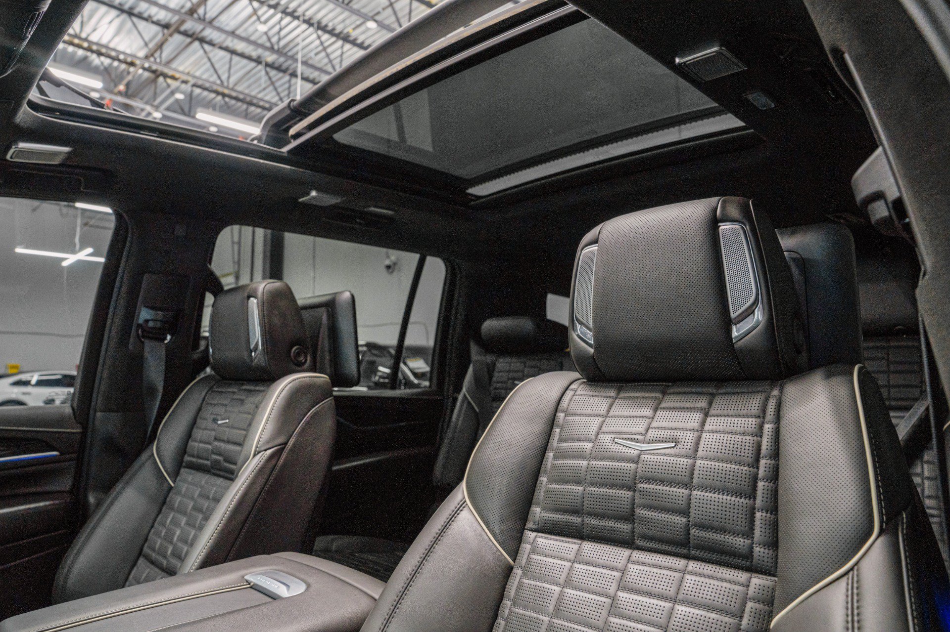 Used 2024 Cadillac Escalade ESV V w/ LPO, Floor Liner Package AWD/4WD image 17