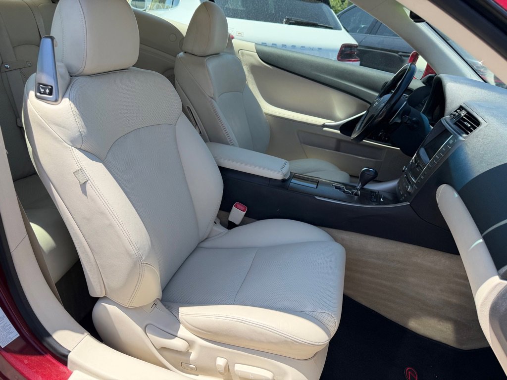 Used 2010 Lexus IS 350C RWD image 31