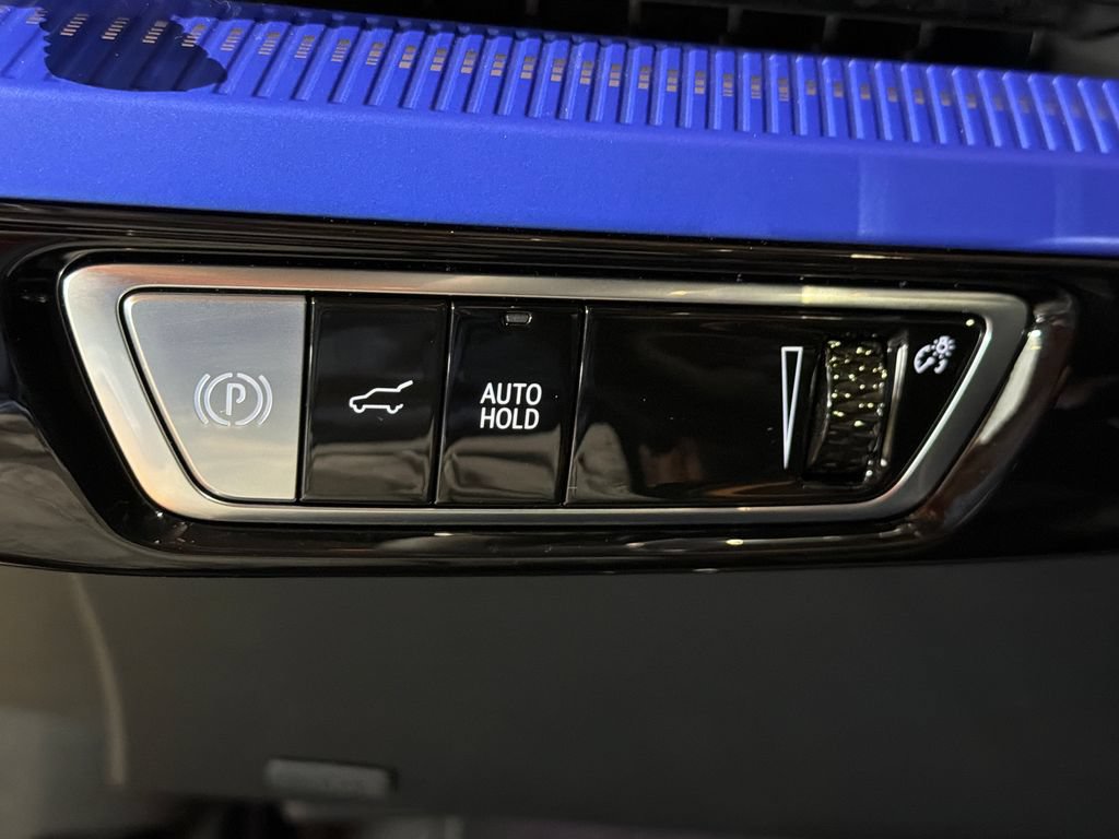 New 2026 Cadillac Optiq V w/ LPO, ONYX Package AWD/4WD image 23