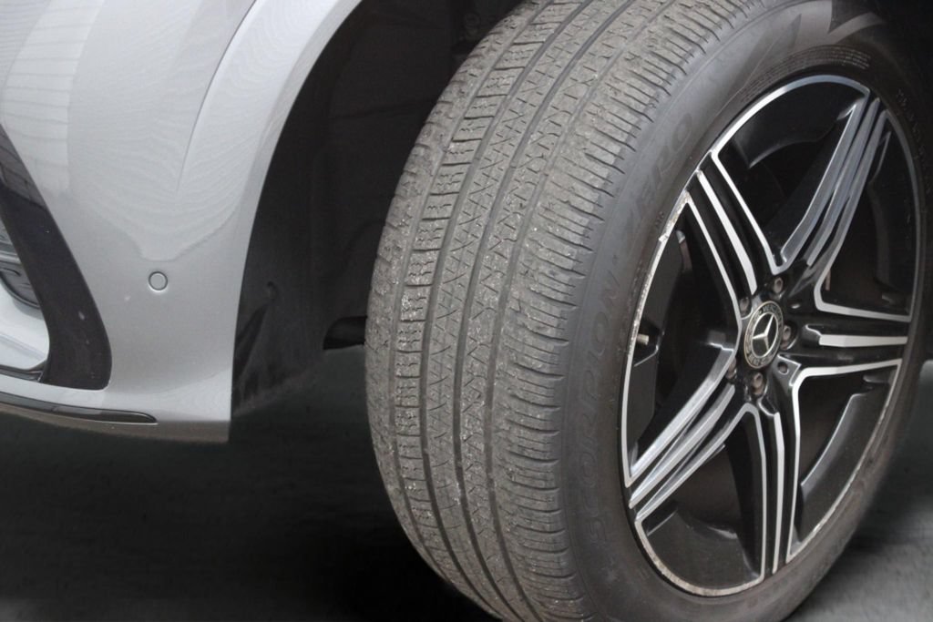 Used 2024 Mercedes-Benz GLE 450 4MATIC image 42