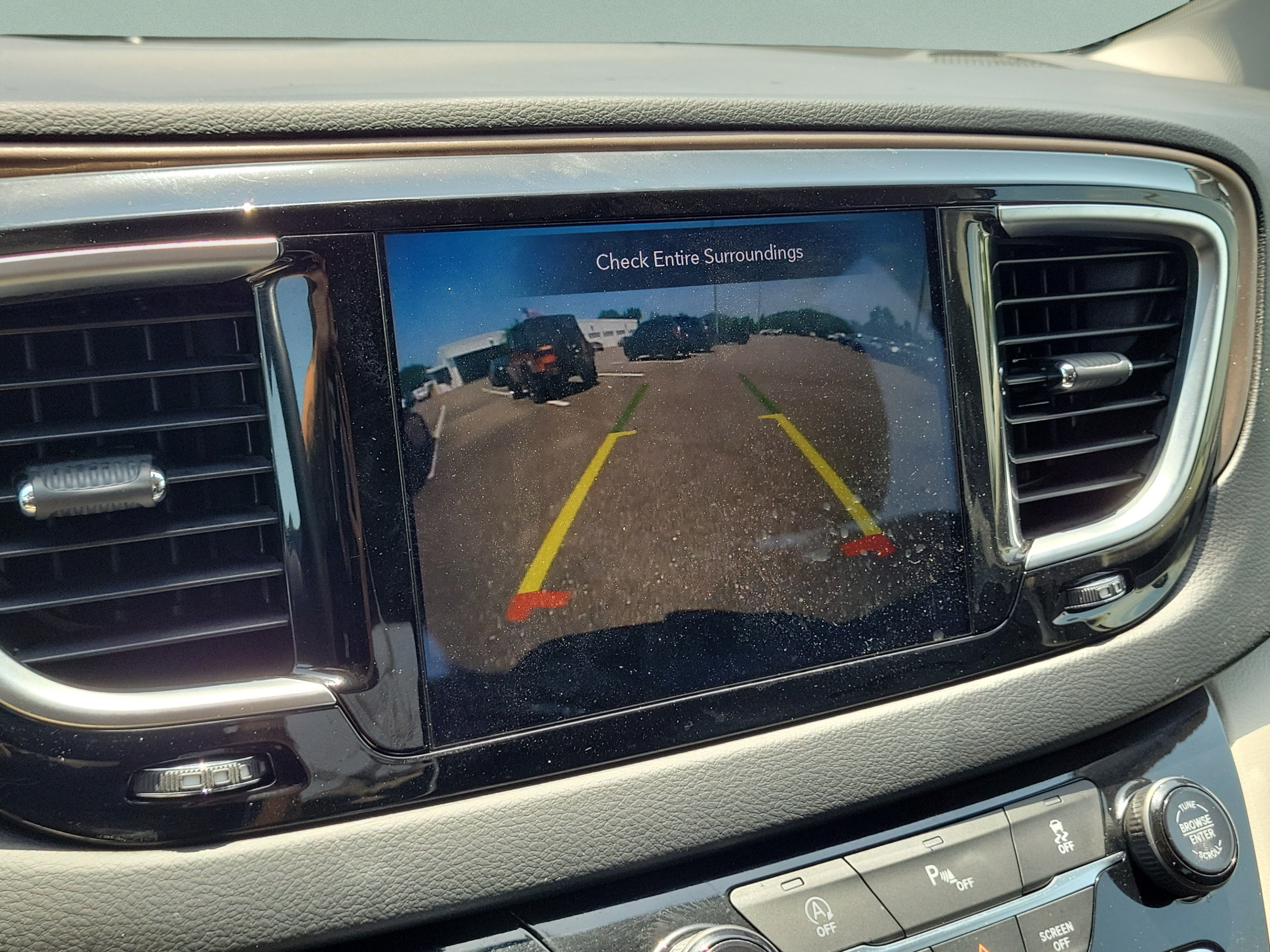 Used 2019 Chrysler Pacifica Touring-L Plus FWD image 31