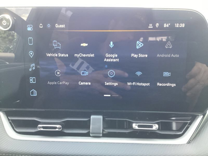 New 2027 Chevrolet Equinox LT w/ Safety and Technology Package AWD/4WD image 37