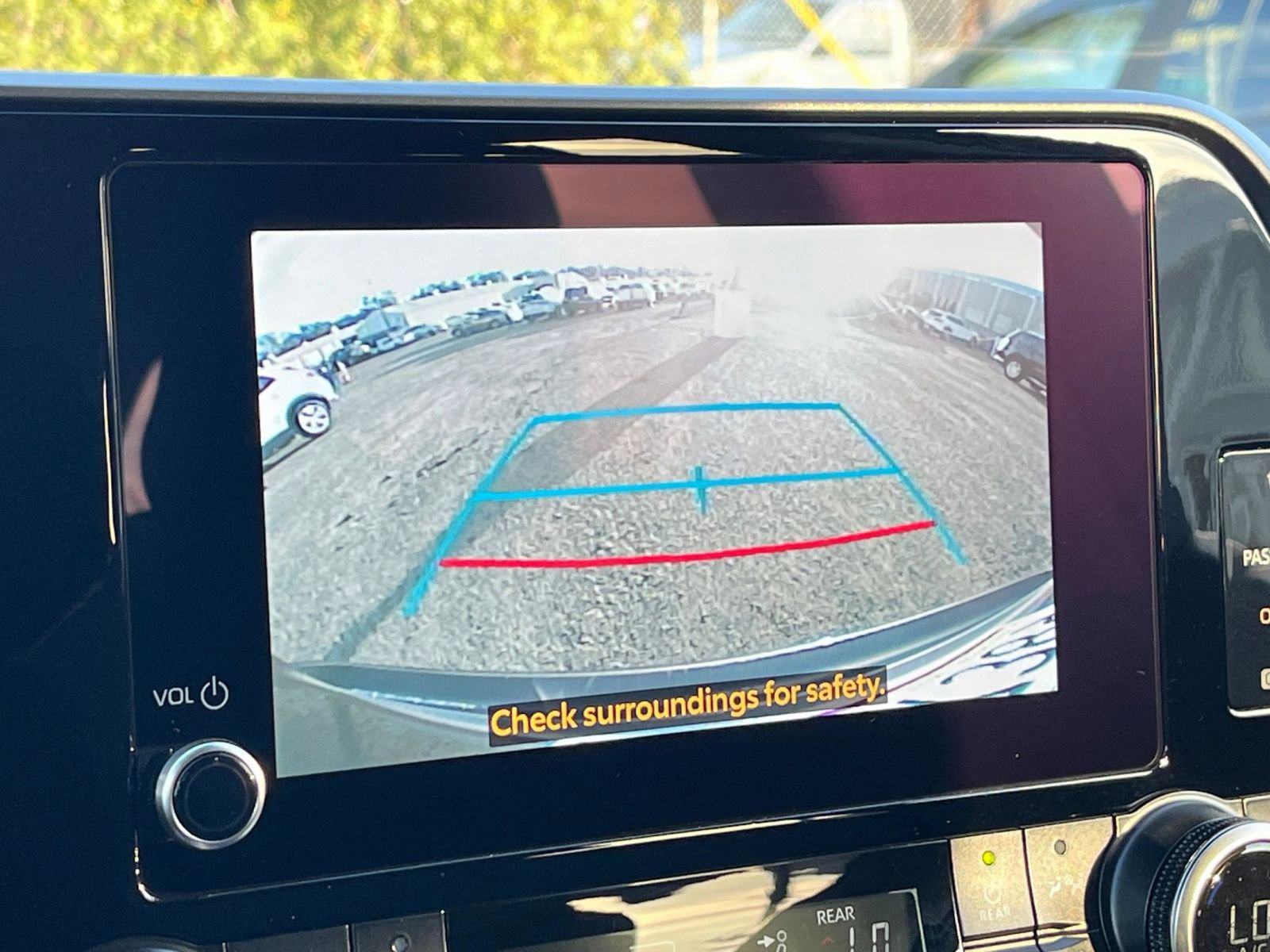 Used 2025 Toyota Highlander LE image 18