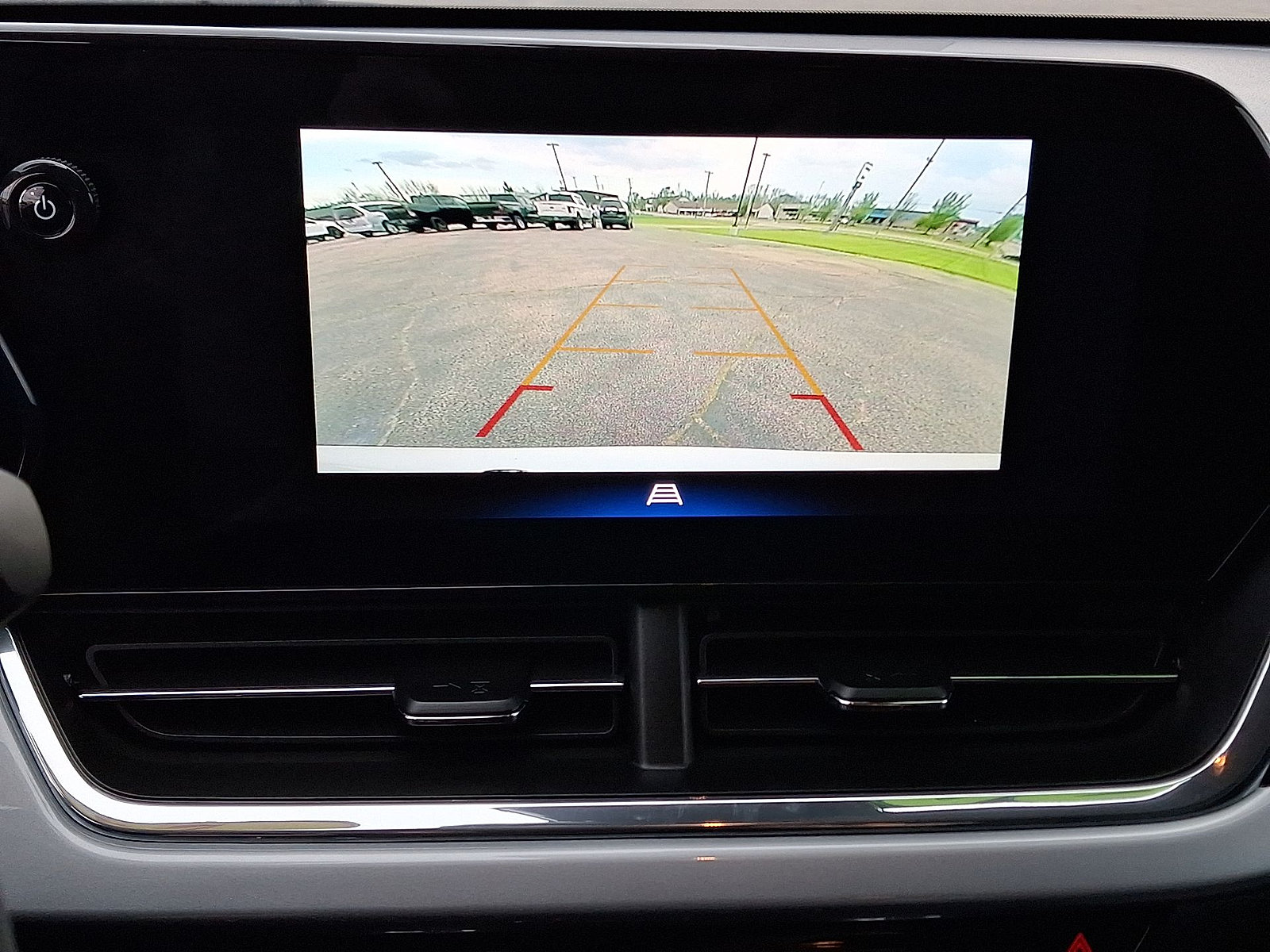Used 2025 Chevrolet Trax LT FWD image 15