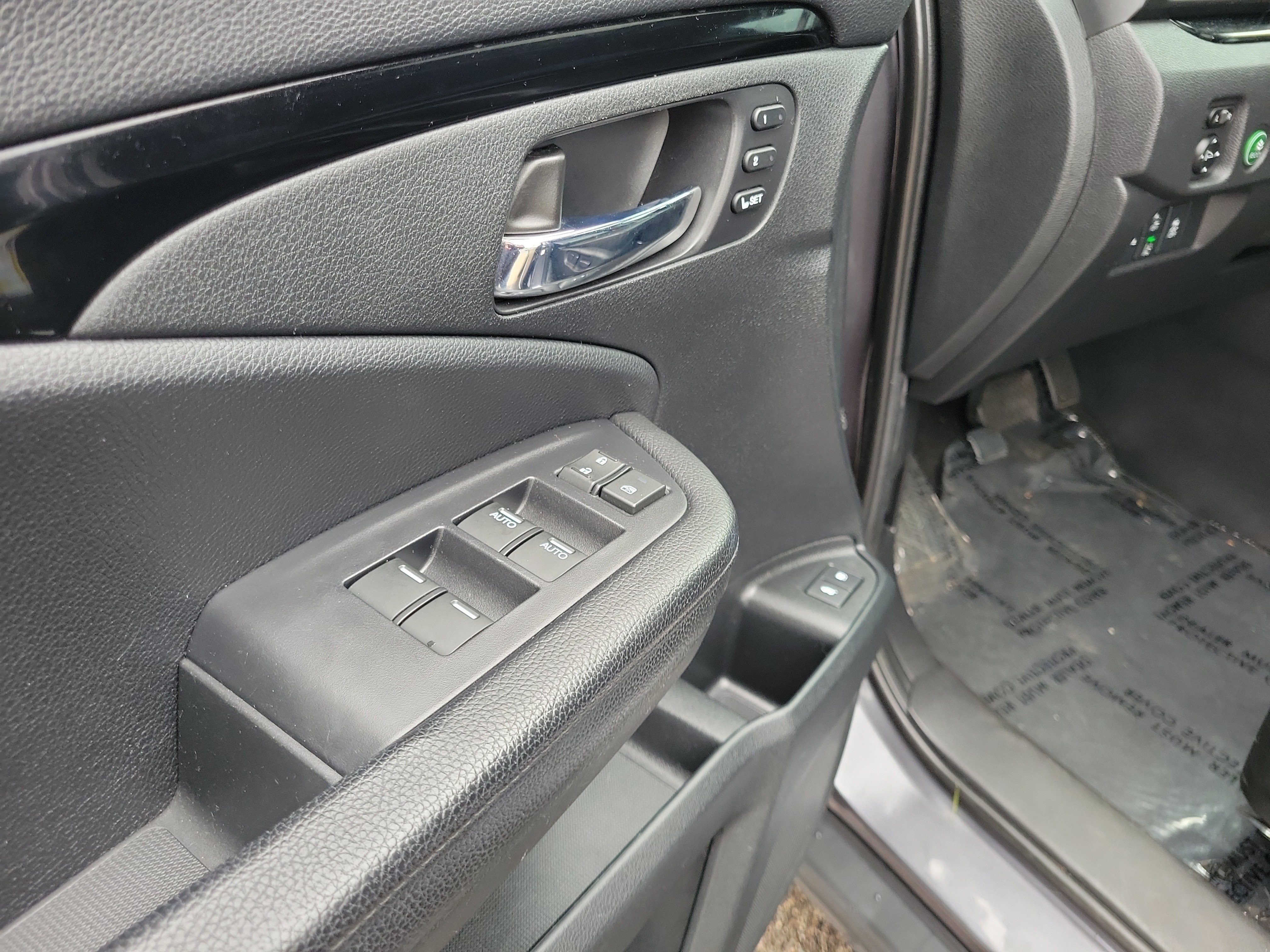 Used 2019 Honda Pilot Touring image 17