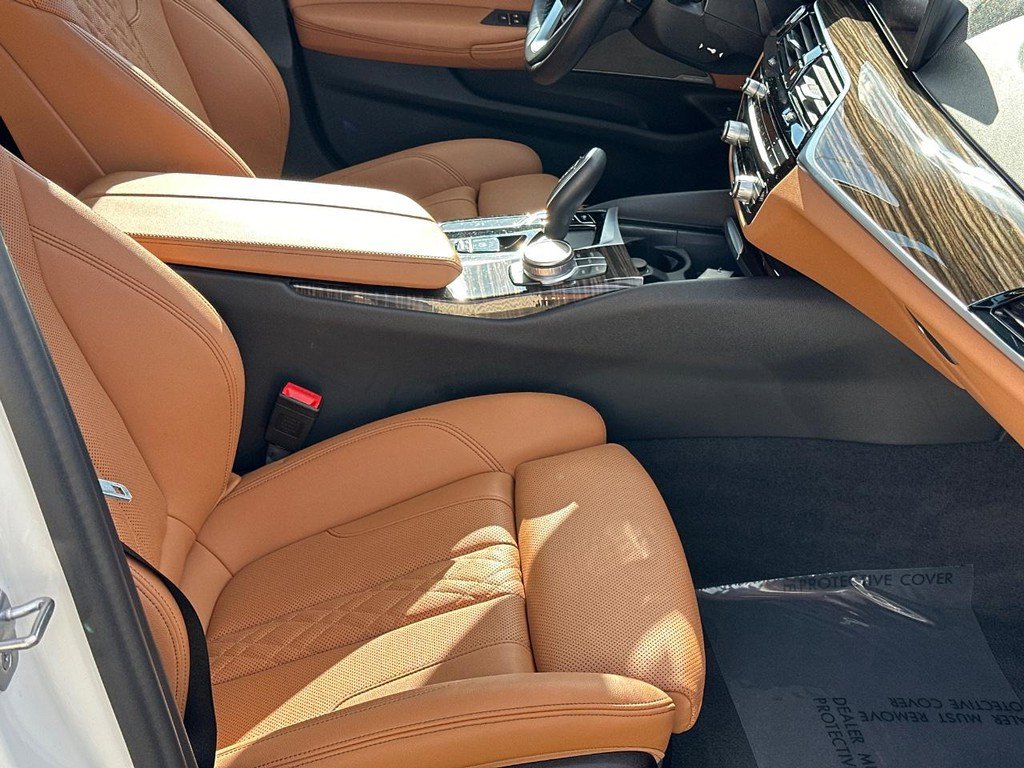 Used 2022 BMW 530i xDrive w/ Premium Package image 18