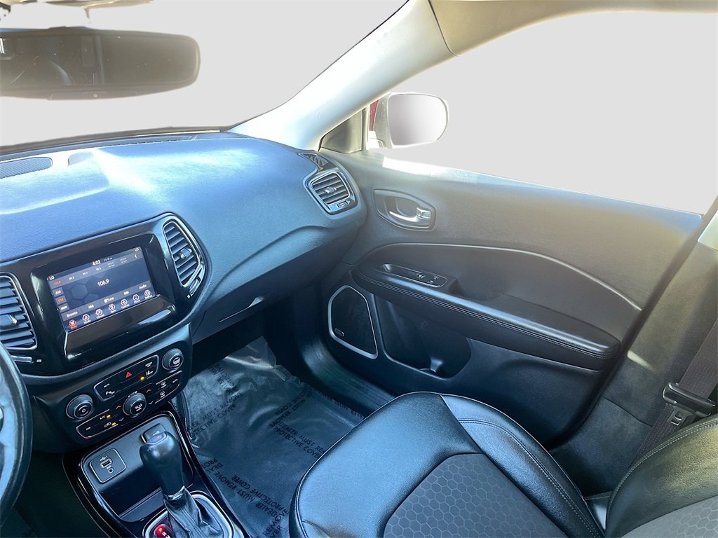 Used 2021 Jeep Compass Latitude w/ Sun and Sound Group image 23