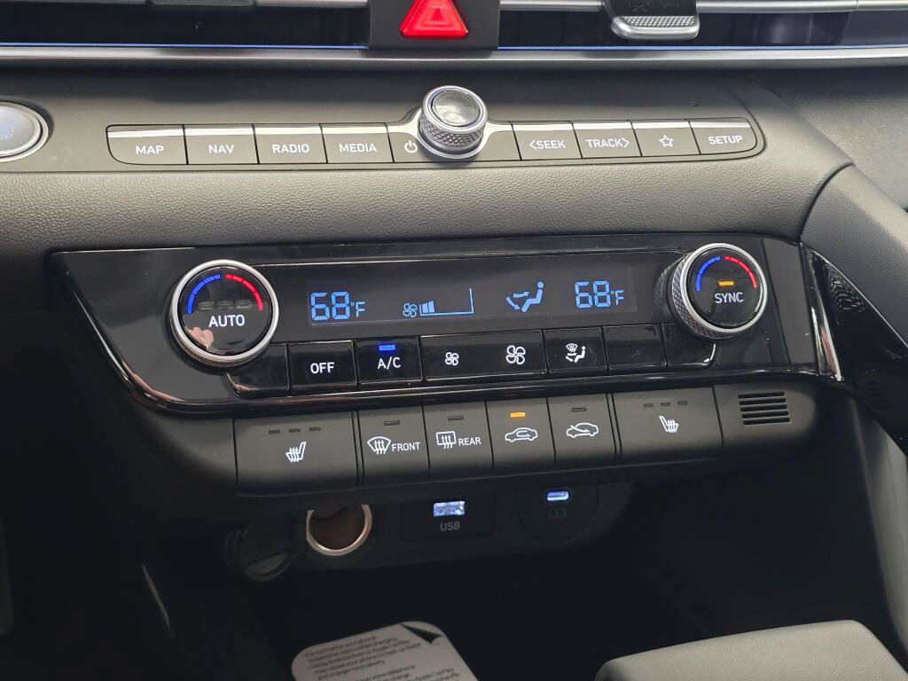New 2026 Hyundai Elantra Limited FWD image 27
