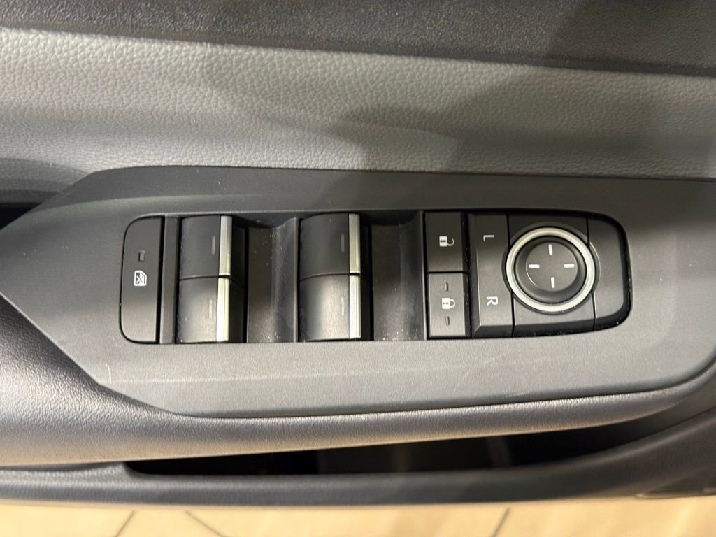 Used 2024 Toyota Prius XLE image 16