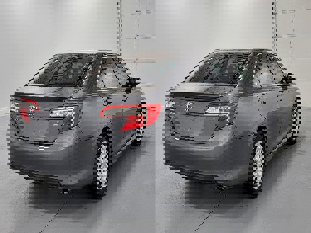 Used 2014 Toyota Camry SE FWD image 9
